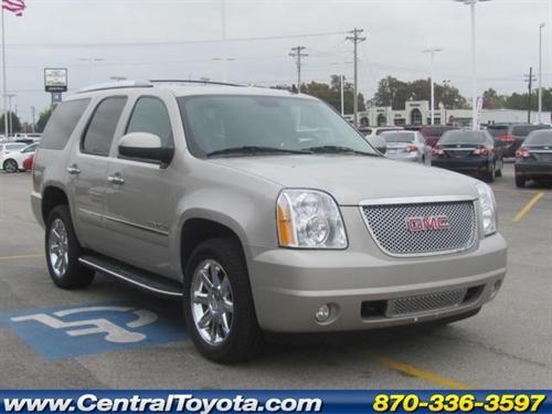 GMC Yukon 2009 photo 2