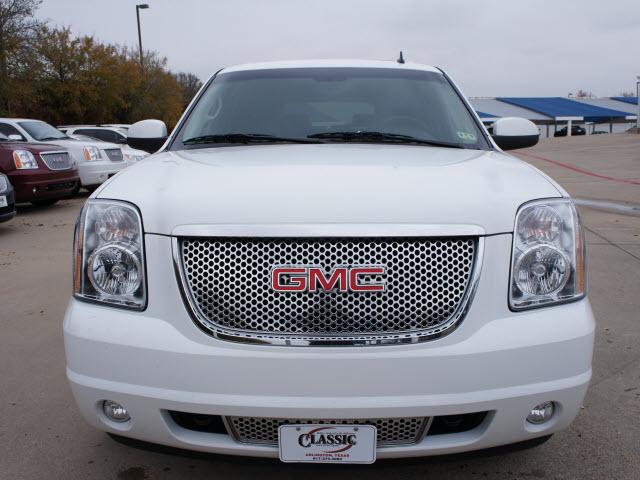 GMC Yukon 2009 photo 1