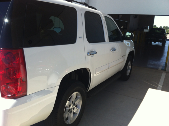 GMC Yukon 2009 photo 1