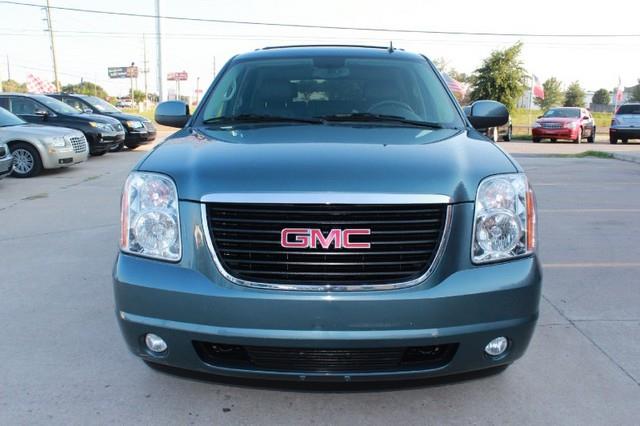 GMC Yukon XJ6 Vanden Plas SUV