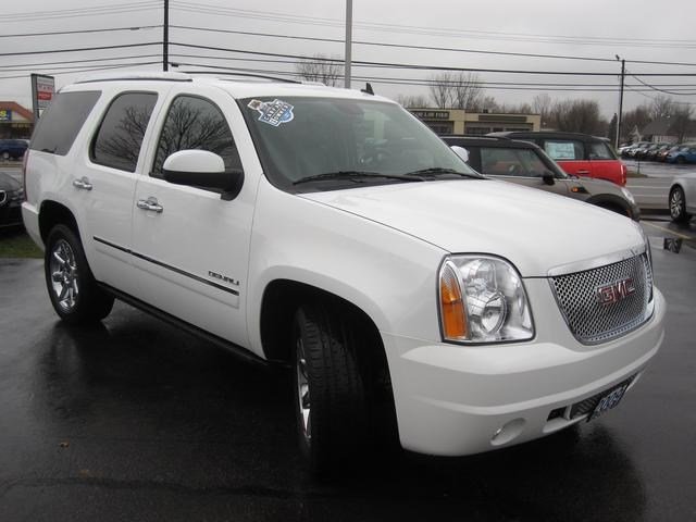 GMC Yukon 2009 photo 1