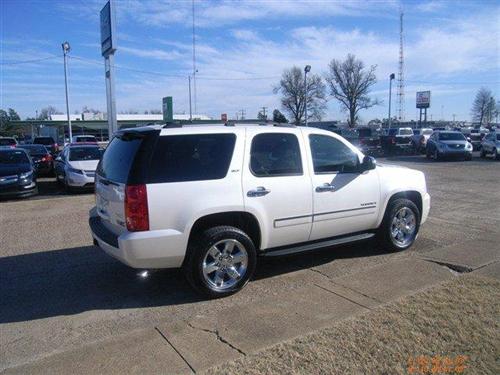 GMC Yukon 2009 photo 2