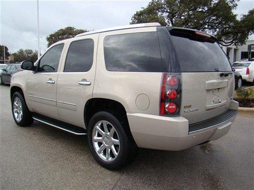 GMC Yukon 2009 photo 2
