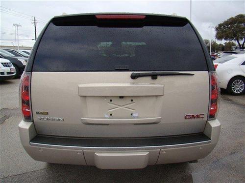 GMC Yukon 2009 photo 3
