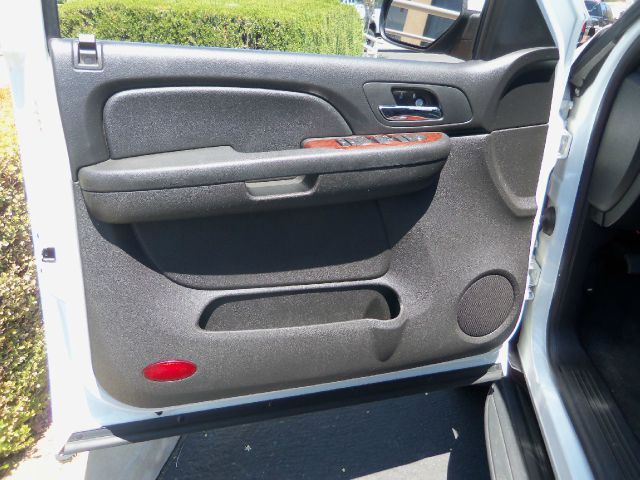 GMC Yukon Wagon SE SUV