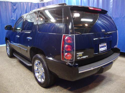 GMC Yukon 2009 photo 2