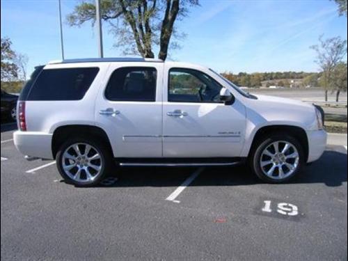 GMC Yukon 2009 photo 3