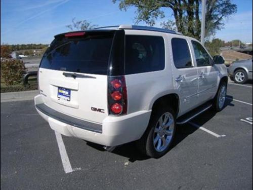 GMC Yukon 2009 photo 4
