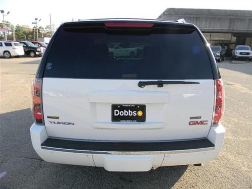GMC Yukon 2009 photo 2