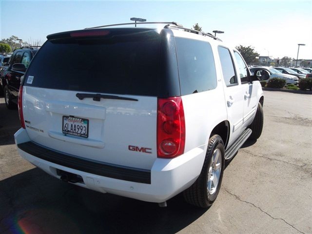 GMC Yukon 2009 photo 4