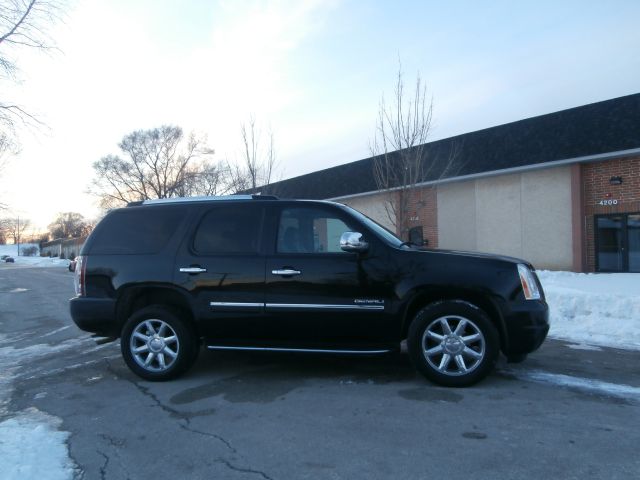 GMC Yukon 2010 photo 4