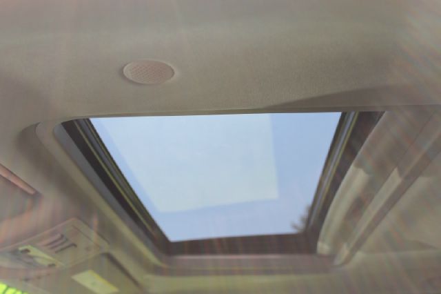 GMC Yukon SE - LOW Miles SUV