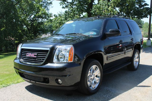 GMC Yukon 2010 photo 3