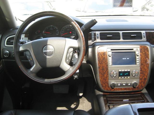 GMC Yukon XLT Quad Cab Sport Utility