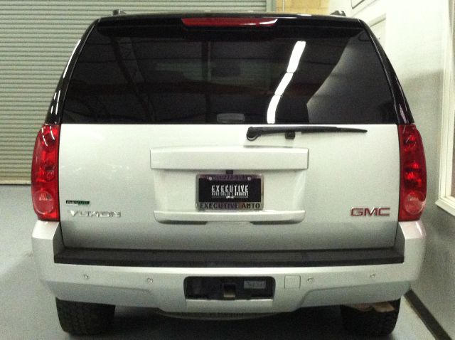 GMC Yukon 4dr Sdn AWD Auto W/leather SUV