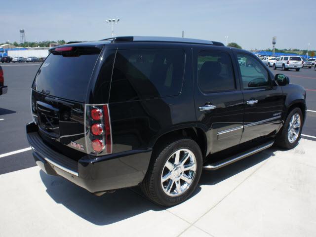 GMC Yukon EX Sedan 4D Sport Utility