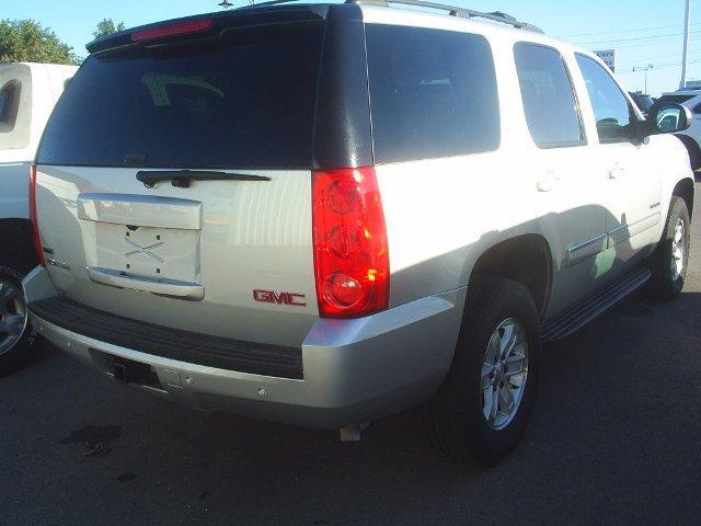 GMC Yukon 2010 photo 3