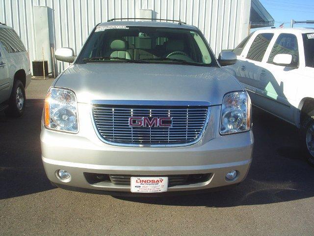 GMC Yukon 2010 photo 1
