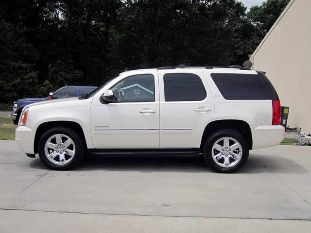 GMC Yukon 2010 photo 4