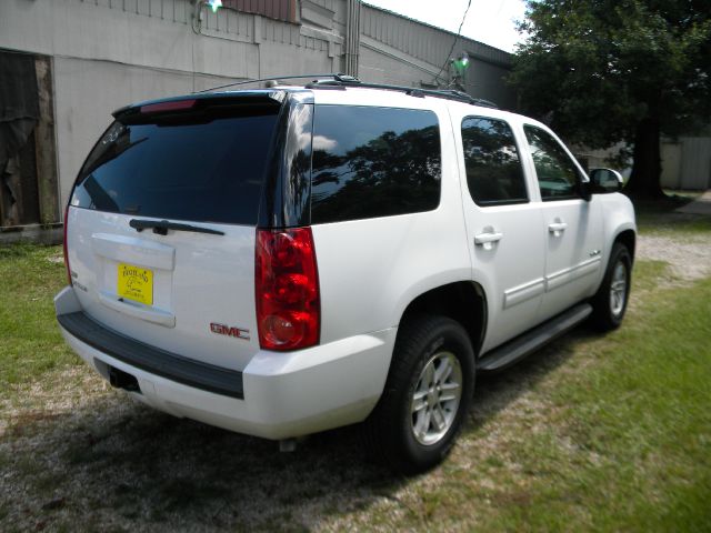 GMC Yukon 2010 photo 1
