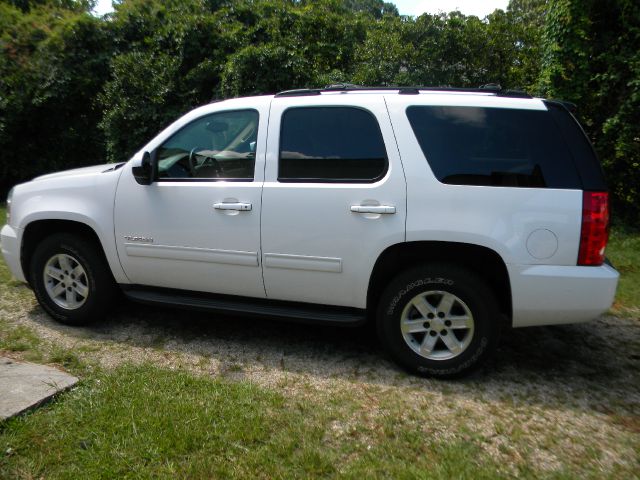 GMC Yukon 2010 photo 2