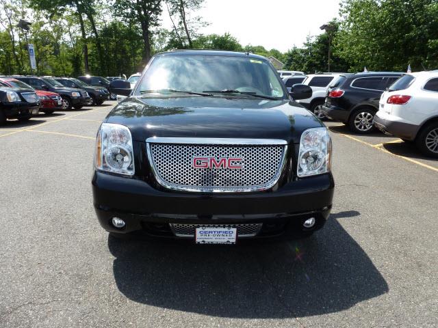 GMC Yukon 2010 photo 28
