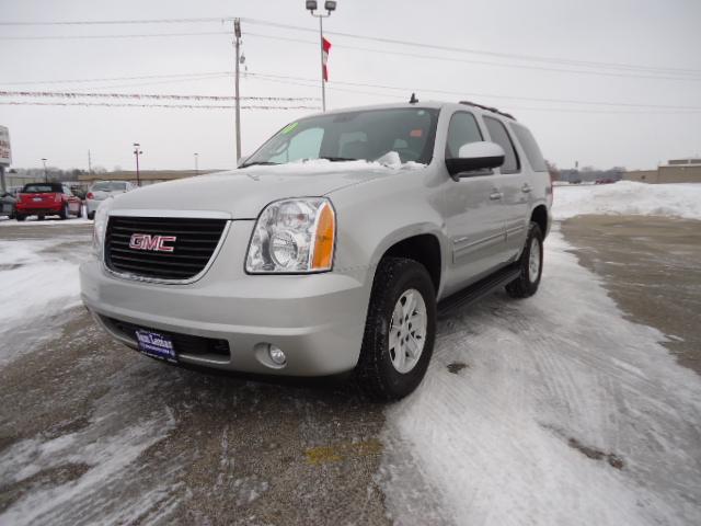 GMC Yukon 2010 photo 2