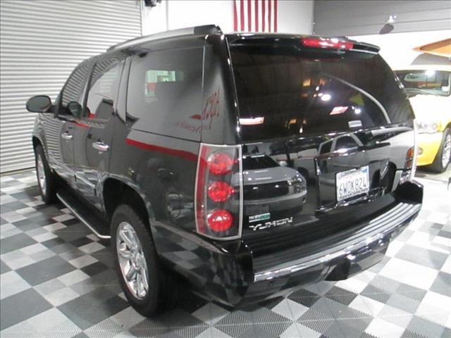 GMC Yukon 2010 photo 3