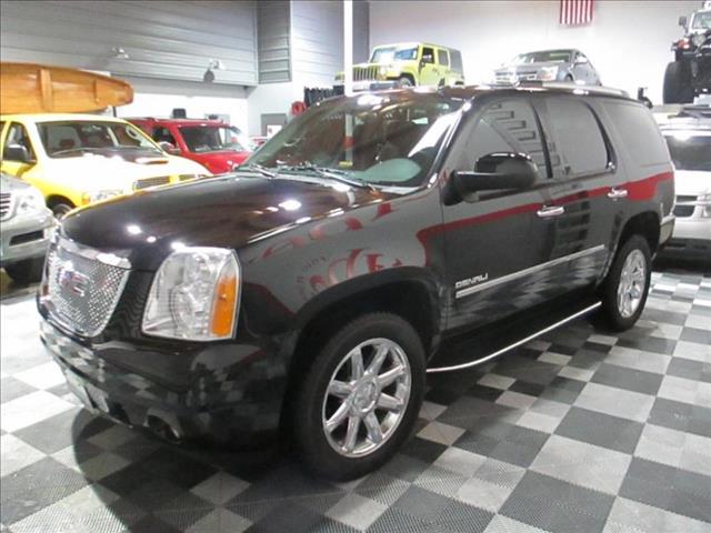 GMC Yukon 2010 photo 4