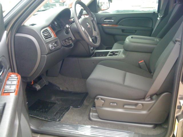 GMC Yukon 2011 photo 3