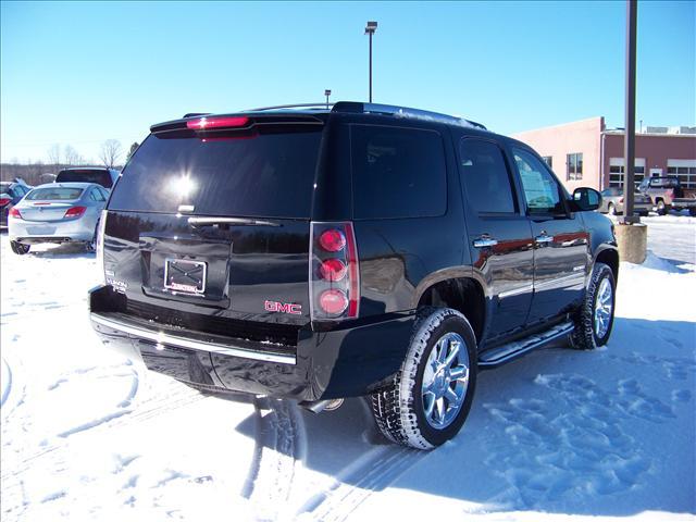 GMC Yukon 2011 photo 1