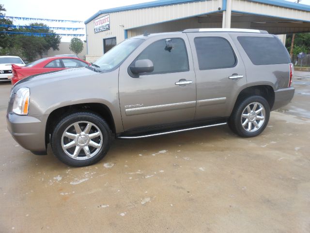 GMC Yukon 2011 photo 14