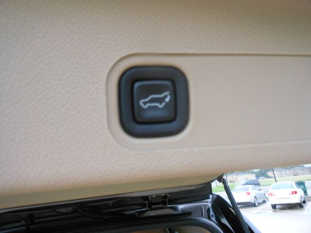 GMC Yukon 2011 photo 3