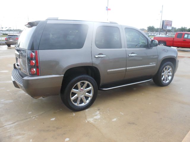 GMC Yukon 2011 photo 6