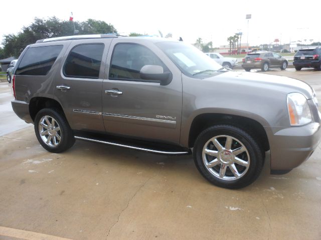 GMC Yukon 2011 photo 7