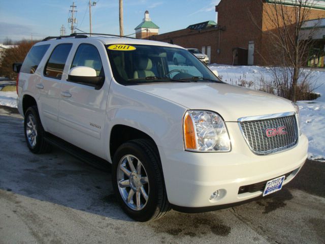 GMC Yukon 2011 photo 4