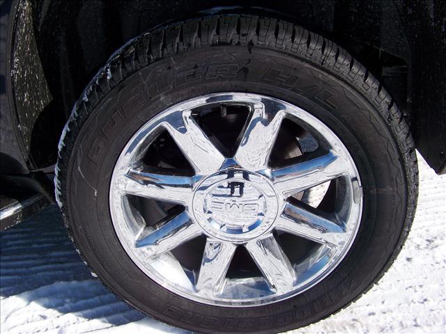 GMC Yukon 2011 photo 2