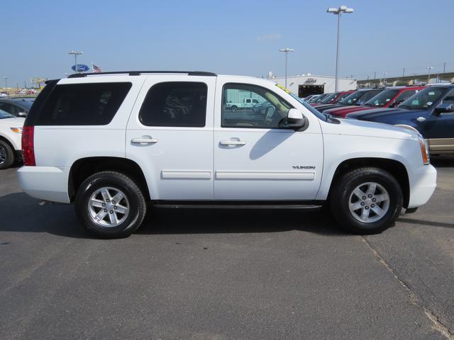 GMC Yukon 2011 photo 3