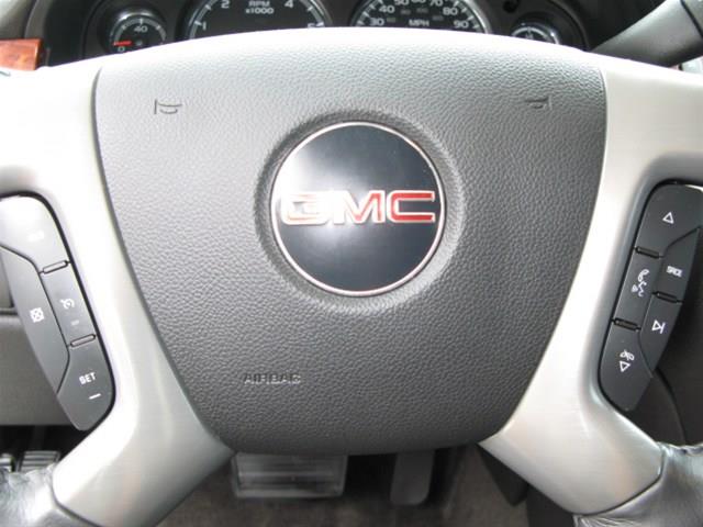 GMC Yukon 2011 photo 3