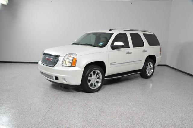 GMC Yukon 2011 photo 3