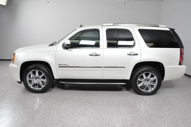 GMC Yukon 2011 photo 4