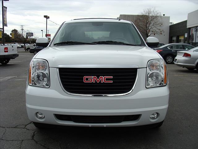 GMC Yukon 2011 photo 4