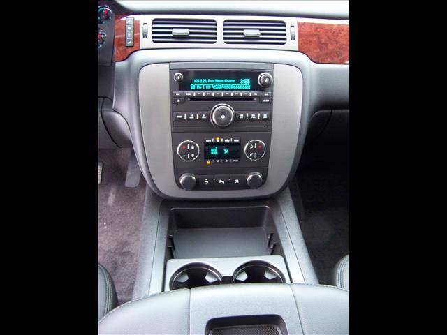 GMC Yukon 2011 photo 2