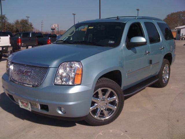 GMC Yukon EX Sedan 4D Unspecified