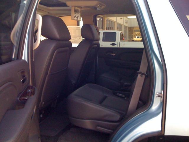 GMC Yukon 2011 photo 2