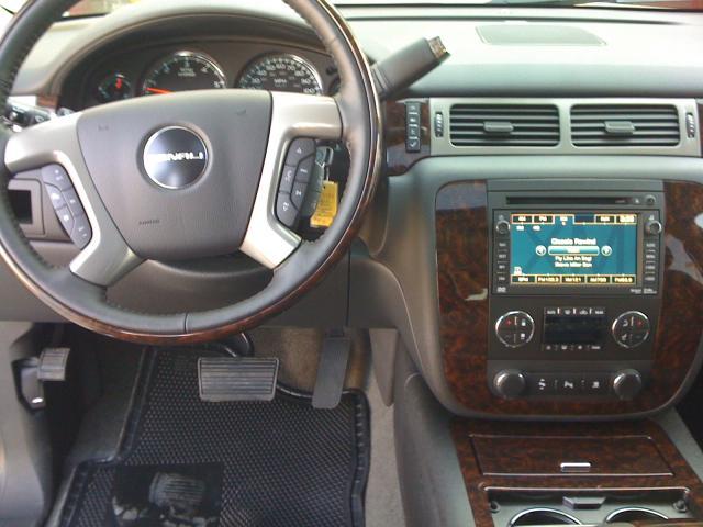 GMC Yukon 2011 photo 3