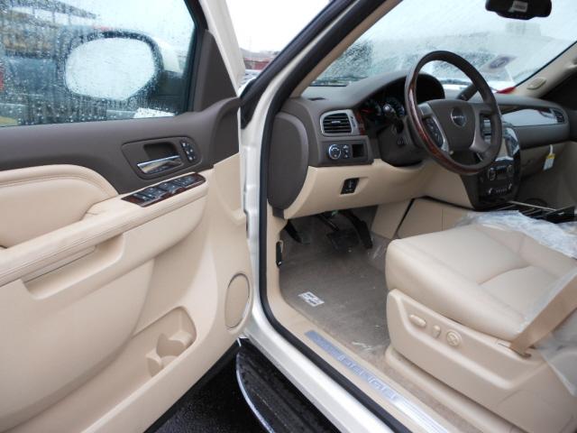 GMC Yukon 2012 photo 5