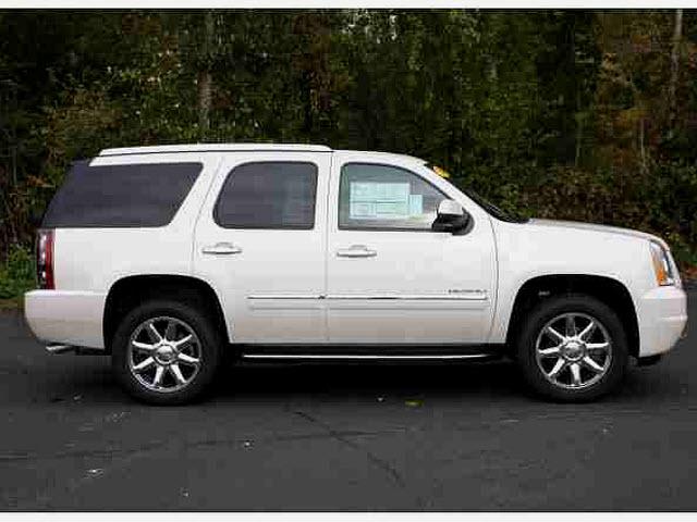 GMC Yukon 2012 photo 2