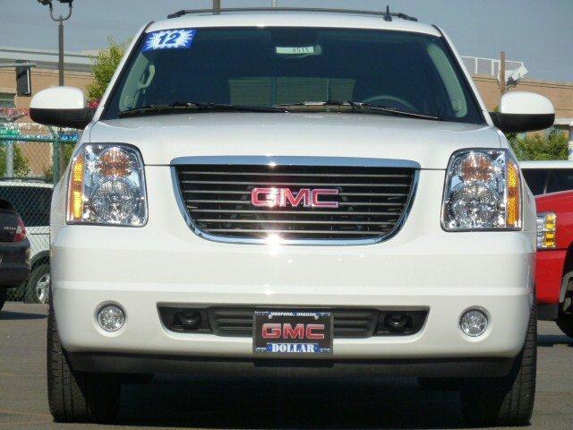 GMC Yukon 2012 photo 1