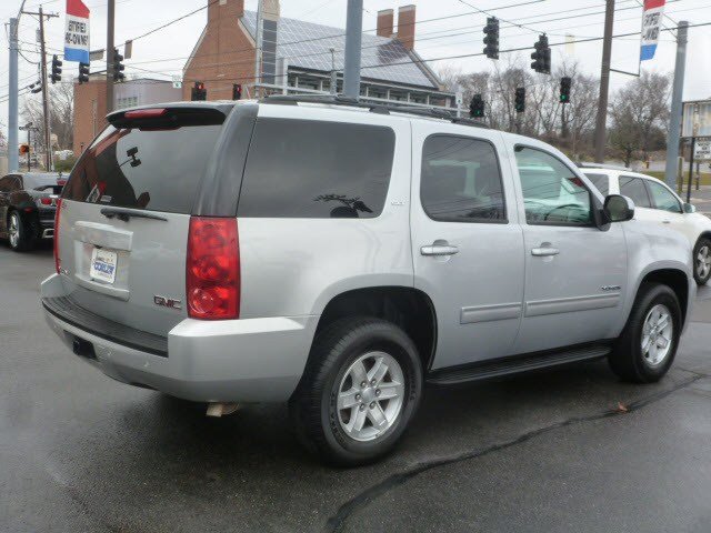 GMC Yukon 2012 photo 1